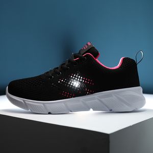 Designer Mulheres Spring Sapatos de corrida respiráveis ​​pretos rosa preto rosa vermelha feminina esportes ao ar livre tênis colorida13