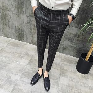 Ternos masculinos Terno xadrez de calça de calça gentil gentlemen British Style Dress Man Business Casual Work Troushers