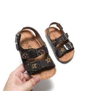 2022 Summer Kids Toddler Leather Sandals Designers Youth Boys Girls Flat Sandal Slides Casual Wooden Non-slip Beach Bath Outdoor R282I