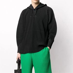 Men's Hoodies SweatshirtsHomme Plisse Pleated Fabric Top Hoodie High Street Loose Casual Pullover Hooded Sweater 230301
