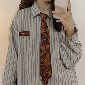 女性用ブラウスシャツhouzhouビンテージストライプシャツとネクタイの長い長袖の日本スタイルのブラウス女性美的服ヒッピー秋のファッション230302