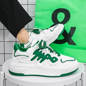 2023 Homens Mulheres Running Shoes Branco Branco Branco Verde Aumento Confortável Mens treinadores ao ar livre tênis Tamanho 39-44 Color56