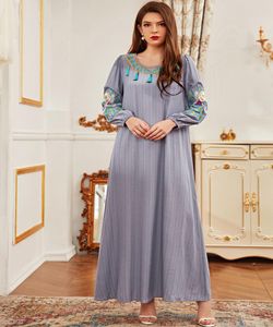 Casual klänningar aligaia mode broderi tofs design temperament för kvinnor 2023 dubai abaya kalkon muslim lång klänning islam abayas
