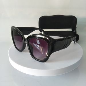 Vintage Übergroße Sonnenbrille für Frauen Luxusdesigner Big Frame Womens Sonnenbrillen Schwarze Mode weibliche Brillen Oculos