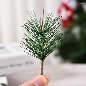 Dekorativa blommor 50st Artificial Plant Plastic Pine Needles Christmas Branch Decoration Sticks Festival Party Pendant