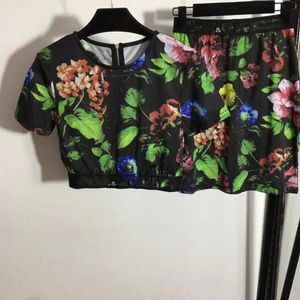 New Sexy Women Two Piece Dress Sets Short Sleeve Crew Neck Printed Tops and Mini Short Skirt Female Casual Fashion Flower Printing Sets Suit Club Party Clothing