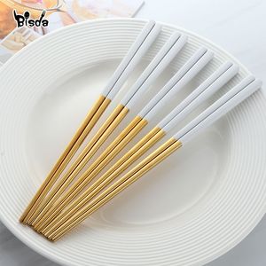 Chopsticks 5 par rostfritt stål titanisera kinesiska guldchopsitcks Set Black Metal Chop Sticks som används för sushi -servis 230302