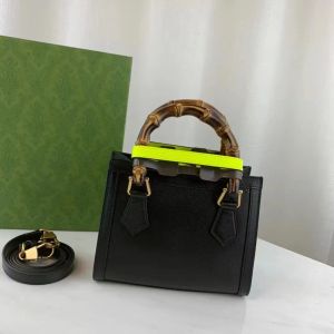 Borsa da donna di design di lusso di alta qualità Borsa a tracolla Nuova borsa di bambù Borsa vintage squisita da donna Borsa a tracolla per il tempo libero Borsa a tracolla a tracolla Portafoglio di lusso