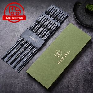 Bacchette 5 paiaSet in lega stile giapponese con confezione regalo Antiscivolo a prova di muffa Sushi Food Chop Sticks Utensili da cucina riutilizzabili 230302