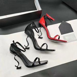 여자 드레스 신발 하이힐 디자이너 특허 가죽 골드 톤 트리플 블랙 레드 여자 패션 샌들 파티 웨딩 오피스 펌프 해변 신발