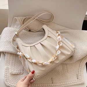 イブニングバッグスモールプーレザークロスボディショルダーバッグデザイナー女性2023シンプルなトートトレンドチェーンハンドバッグとシルクスカーフの財布