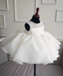 Платья для девочек Младенческие девочки Цветочные платья Платье для крещения Новорожденных Бусы для крещения Принцесса День рождения Белые платья с бантом
