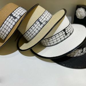 Geometry Design Women Straw Hats Lady Plaid Pattern Flat Top Wide Brim Hats Female Street Letter Fashion Caps