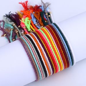 Nova moda feita de corda artesanal Bracelet Vsco Girl Lucky amizade colorida boho trançada acessórios de jóias de mão ajustáveis ​​para mulheres e meninas