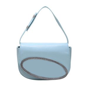 Axelväskor lyxiga plånböcker Designer kvinna handväska stor emalj metall plack bolsos hobo baguette svart magnetisk klaff stängning crossbody clutch