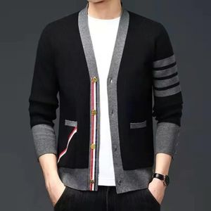 Maglioni da uomo cardigan lavorato a maglia autunno e inverno casual maglione sciolto cappotto da uomo bei vestiti 230302