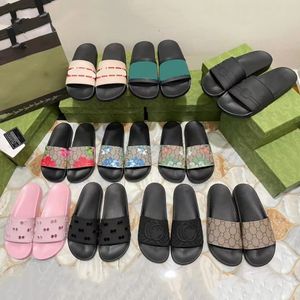 Designerskor Lyxiga Flip Flops Män Sandaler Dam Tofflor Sommar Sandal Strand Slide Platt Plattform Skor Animal Printing Toffel med Box 35-48