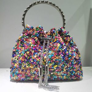 Ny ankomst Rainbow Stone Bucket Bag Woman Shoulder Bag Metal Bladhandtag avtagbar Metallisk kedjeband Handväska för dam