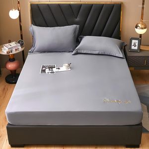 Bedding Sets 2023 Polyester Four Corners With Elastic Band Bed Sheet Bedspread Non-slip Mattress Cover Dustproof Gray Color