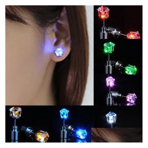 Fascino dei gioielli Orecchino a led Illumina la corona Glowing Crystal Stainless Ear Drop Stud per le donne Regali di Natale A858 Consegna Baby Kids M Dhdgf