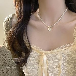 Pendant Necklaces Baroque Pearl Choker Fashion Chain Necklace For Women Jewelry In Vintage Gold Color Rose Flowers