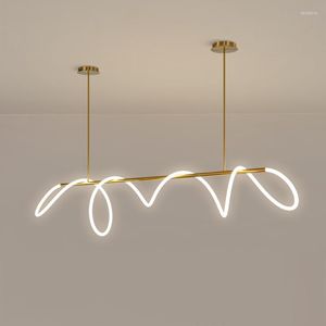 Ljuskronor nordiska led strip ljuskrona lampa post-modern konst silikonslang hängande ljus minimalistisk linje restaurang hänge bar fixtur