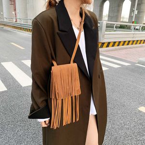 Mulheres Messenger Bag Tassel Sling Bags para mulheres Mini Sacos de Telefone Nubuck Leather Crossbody Purse Ladys Bolsa 230303