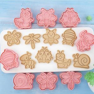 Moules de cuisson 8 pièces/ensemble dessin animé mignon insecte emporte-pièces en plastique pressable Biscuit moule Fondant timbre cuisine pâtisserie outils