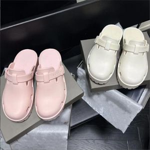 2023 Luxurys designers Sandaler för kvinnor Klassiska blommor Brocade Slides Flats Läder Gummiplattform Flip Flops Highs Quality Botts Beach Cogs Loafers