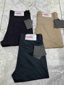 Pantaloni da uomo Designer Primavera ed estate nuovi pantaloni firmati di marca pantaloni da uomo di lusso da uomo d'affari in materiale traspirante confortevole di alta qualità Q8P3