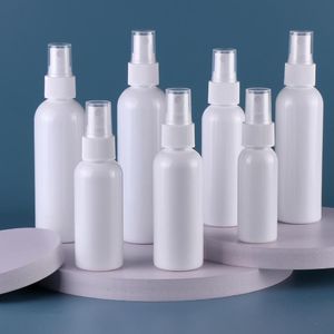 Flacone spray di plastica vuoto all'ingrosso 30ml-250ml Bottiglie di profumo in PP bianco con nebulizzatori a nebbia fine per cosmetici E liquidi