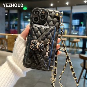 Yezhou2 Designer Phone Caber Case for iPhone 13 Pro 12 11 Pro Max Classic Style Bear Card Wallet Cross Body Lanyard Smartphone Protective Case withチェーン