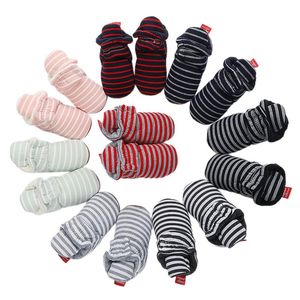 First Walkers Emmababy Baby Cozy Booties, klassisch gestreifte Hausschuhe, Socken mit rutschfestem Greifer, Kleinkind-Hakenschlaufe, 11–13 cm