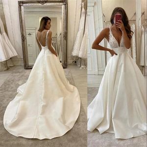 2023 Vintage A Line Wedding Dresses with Buttons Sexy Open Back Vestidos De Novia V Neck Satin Lace Appliques Sleeveless Bride Wedding Gowns Plus Size