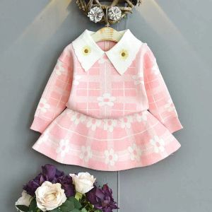 2023 Sonbahar Yeni Varış Kızlar Moda Örme 2 Parçası Setler Kazak Ceket Etek Kızlar Butik Kıyafetler Bebek Kız Kış Giysileri X0902