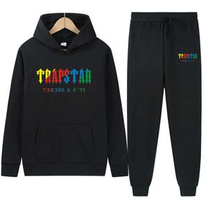 Tuta da uomo Trapstar Brand T-shirt stampate per abbigliamento sportivo Design classico Set caldo in due pezzi Felpa con cappuccio Pantaloni da jogging