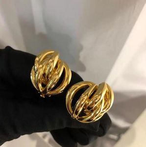 Modemarke Designer Goldfarbe Ohrringe Gestüt Temperament Prominente Ins Stil Ohrring Bijoux für Frauen Lady berühmte Juwelierfeiern Hochzeitsliebhaber Geschenk