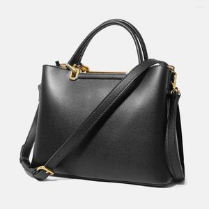 Kvällspåsar Ms Luxury Leather Bag For Women Spring äkta Fashion Chic Female Shoulder Handbag Real 2023
