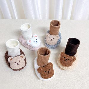 Pierwsze spacerowicze Baby Sock Buty Cartoon Bear Animal Winter Sockings Pluszowe kapcie wewnętrzne na zewnątrz dzieci chłopcy