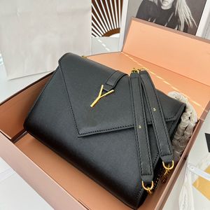 Bolsa de designer Moda Mulher Bolsas de ombro Magias Tote Pacote Totas Moda Bolsas Metálicas Presente Clássico Partido de Férias de Viagem de Couro Macio 2023