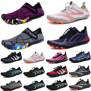 Scarpe da acqua viola bianco nero Scarpe da donna da uomo Beach surf mare blu Nuoto Immersioni Outdoor Barefoot Quick-Dry taglia eur 36-45