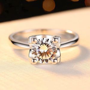 Cluster Rings Moissanite Ring 1CT 2CT 3CT Vitt guld EF Färg Anpassningsbar juvelen rundt skuret Diamond Anniversary Gift for Lovercluster