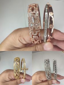 Gold Cuff Pırlanta Tenis Bileklik Bileklik Lüks Tasarımcı Takı Out Femme Gümüş Set Basit Aşk Kadınlar Çift Bilezikler Altın Mücevher Zincirleri Parti