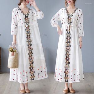Ethnic Clothing White Bohemian Dress Style Handmade Embroidery V-neck Kaftan Lace-up Puff Sleeve Over Knee Plus Size Maxi For Women