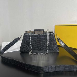 Luxurys Fenddi التمساح حقائب العلامة التجارية حقائب اليد حقيبة اليد الكتف Crossbody أكياس حمل 2023 ميزة جديدة للأزياء سوار فضية