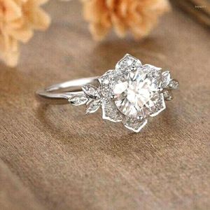 Hochzeit Ringe Silber Farbe Koreanischen Stil Kristall Blume Design Zirkonia Für Frauen Zappeln Ring Nette Schmuck Großhandel Zubehör