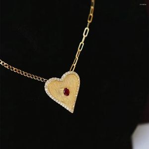 Цепи Diamond Ruby Love Ожерелье подвеска 18K Сплошные желтые золотые ювелирные украшения (AU750).