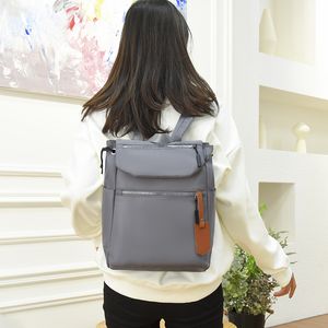 Mulheres homens mochilas estilos de couro genuíno Moda de couro casual Bolsas de bolsas escolares pequenas laptop de laptop carregando bagpack rucksack packs esportdoor pacote 1308