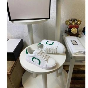 23SS Designer Marka Ayakkabı Çocuklar Çocuklar Gril Sports Shoess Çift G Renk Eşleşen Küçük Beyaz Ayakkabı Bahar Sonbahar Tahta Ayakkabıları Boyut 23-35 A1