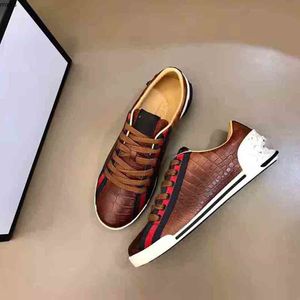 2023 mens designer shoes letter printed luxury fashion casual black men sports sneakers high quality real picture MKJKL mxk80002